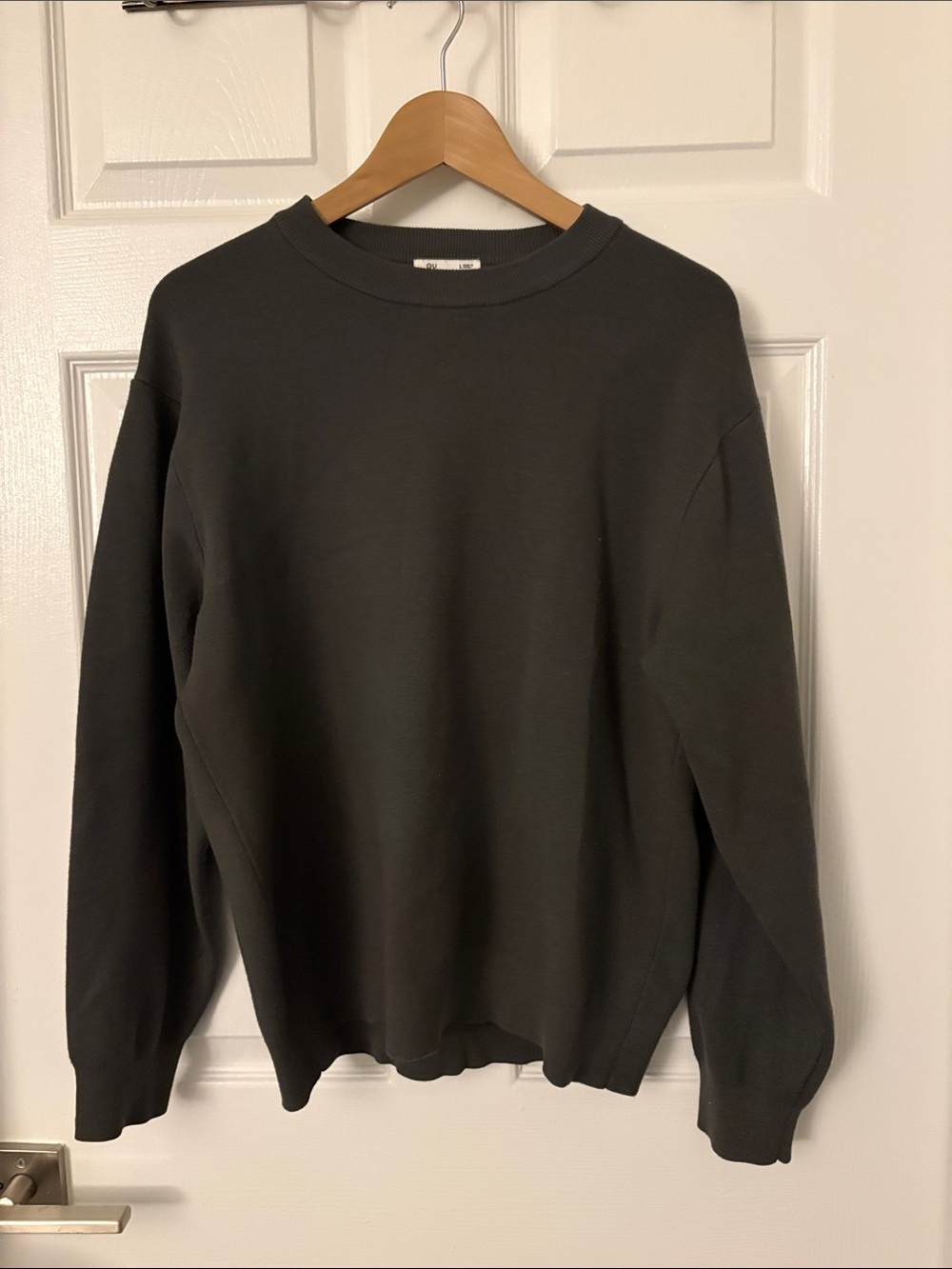 GU Classic Men's Crewneck Sweater in Dark Charcoal